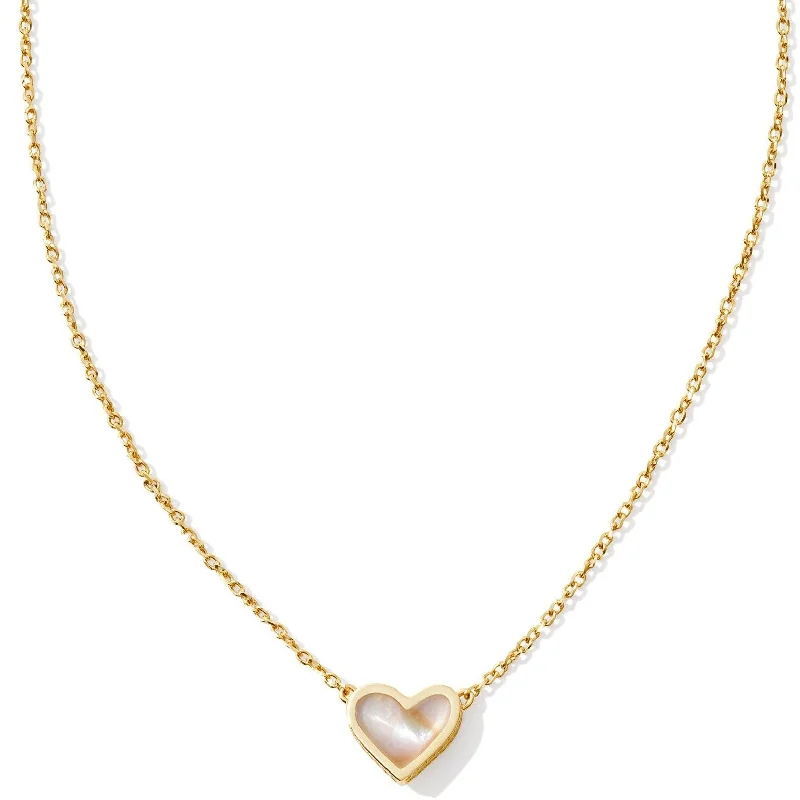 Kendra Scott | Framed Ari Heart Gold Short Pendant Necklace in Iridescent Abalone