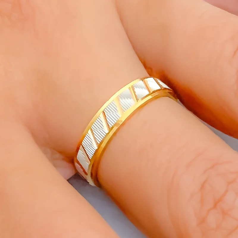 Distinctive Striped 22k Gold Band