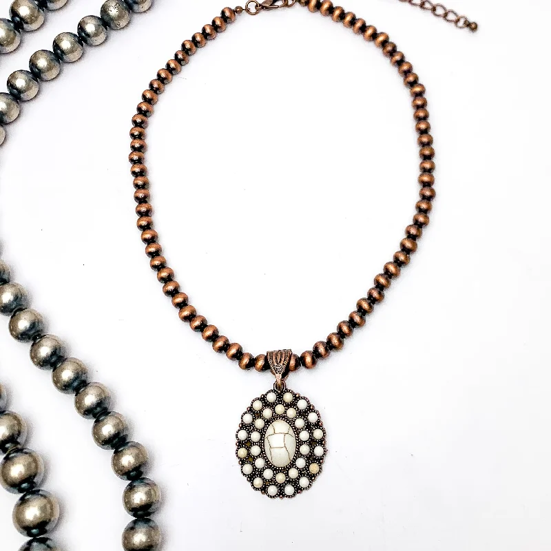 Copper Tone Pearl Necklace With Stone Cluster Pendent in Ivory