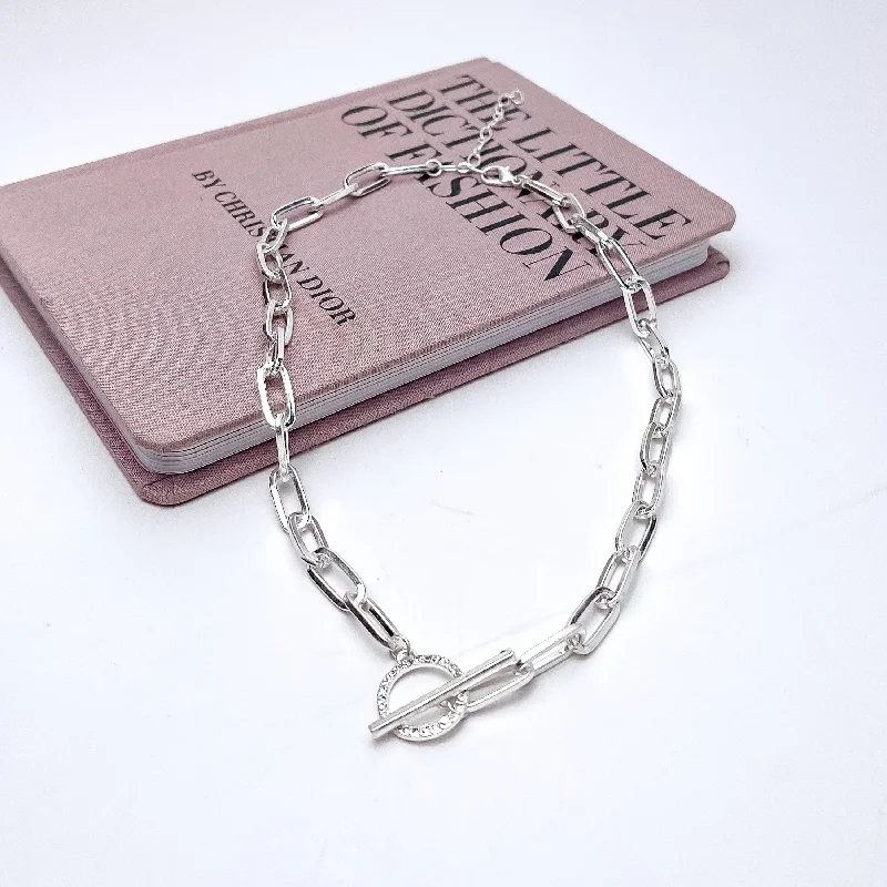 Front and Center Silver Tone Chain Necklace With Front Toggle