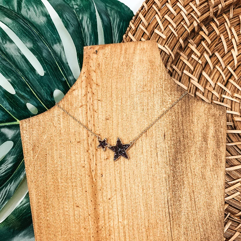 Gold Necklace With Star Pendant in Maroon