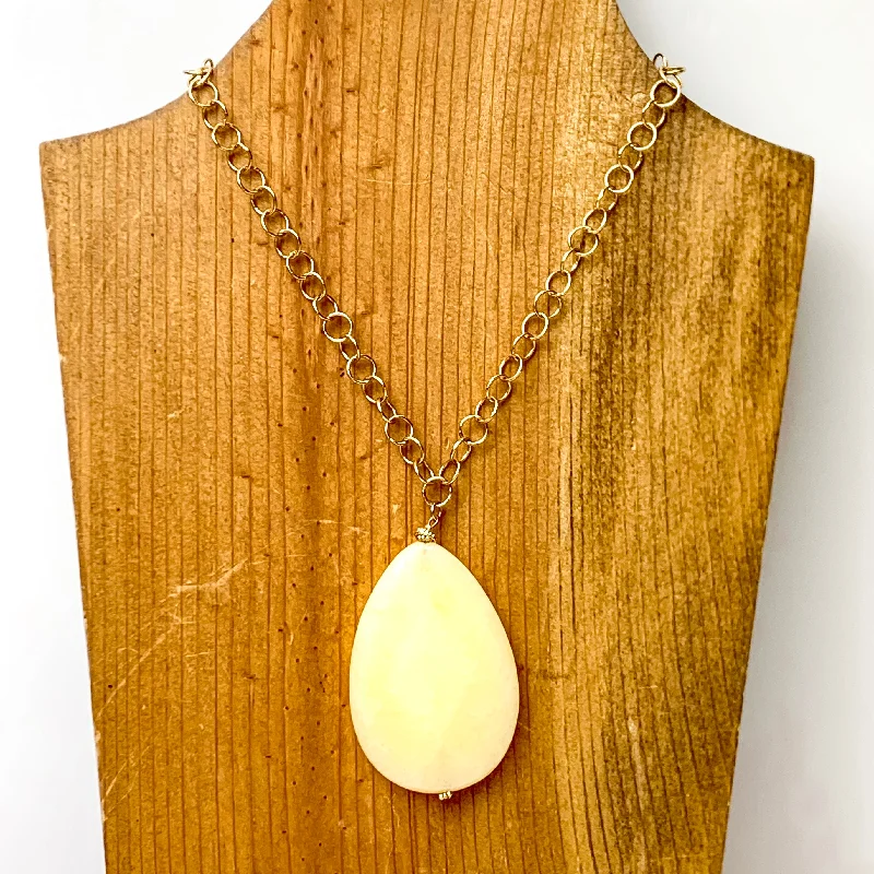 Gold Tone Circle Link Chain Necklace with Ivory Faux Stone Pendant