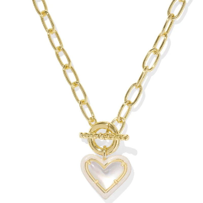 Kendra Scott | Ari Heart Gold Enamel Framed Link and Chain Necklace in Ivory Mother-of-Pearl