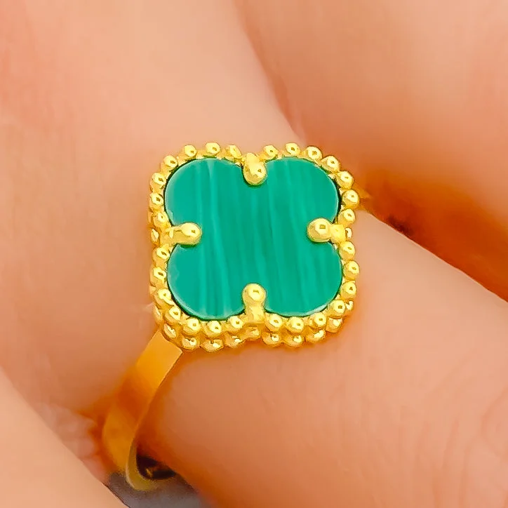 Mesmerizing Striped 21K Gold Clover Ring - Size 8