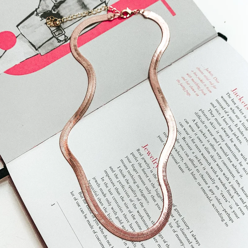 Herringbone Chain Necklace in Metallic Light Pink