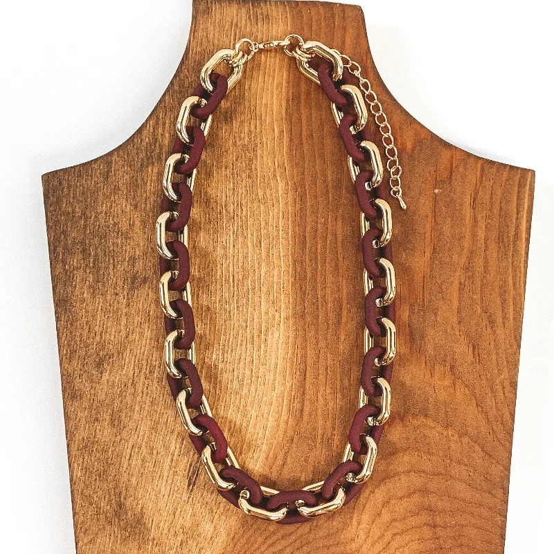 Chunky Chain Link Necklace in Matte Maroon/Gold