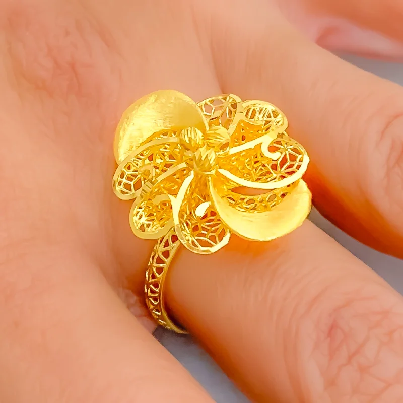 Gorgeous Blooming 22k Gold Ring