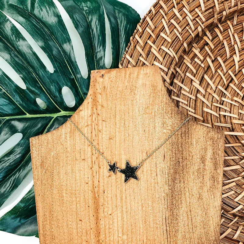 Gold Necklace With Star Pendant in Black