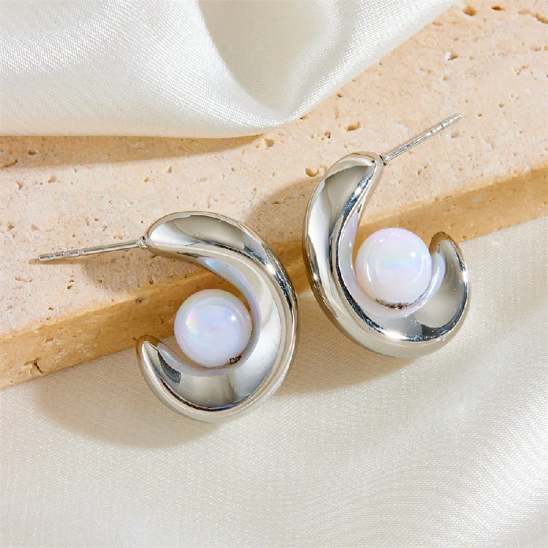 Silver Pearl Earrings