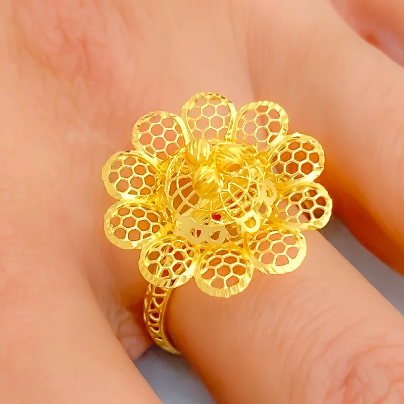 Fashionable Shimmering 22k Gold Ring