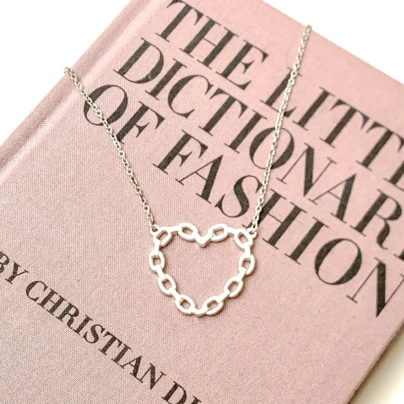 Chain Link Heart Pendant Necklace in Silver