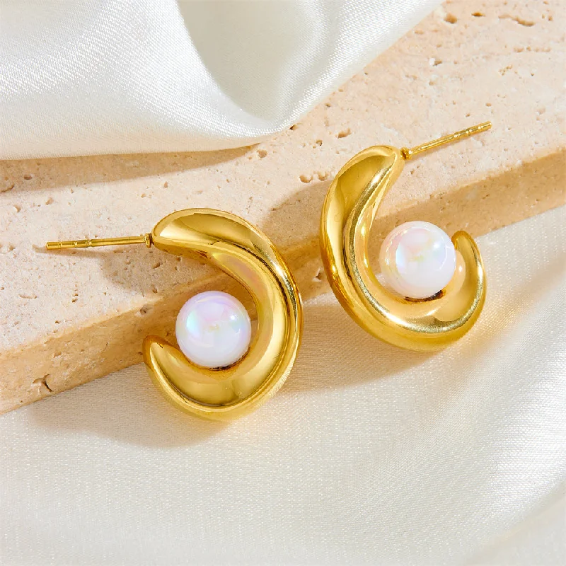 Gold Pearl Earrings