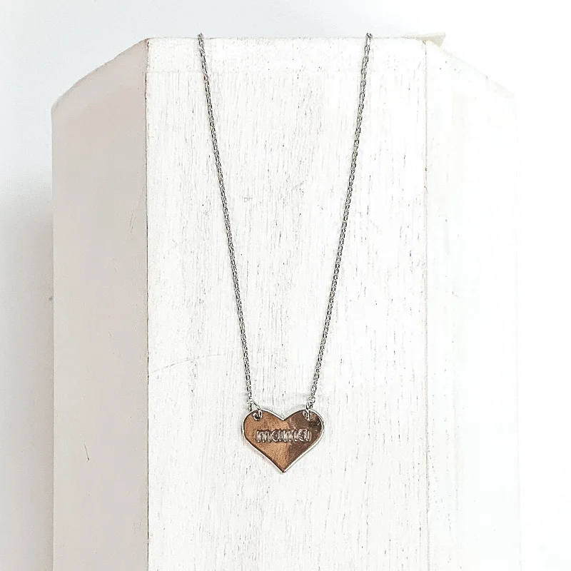 Dainty Chain Necklace with "mama" Heart Pendant in Silver