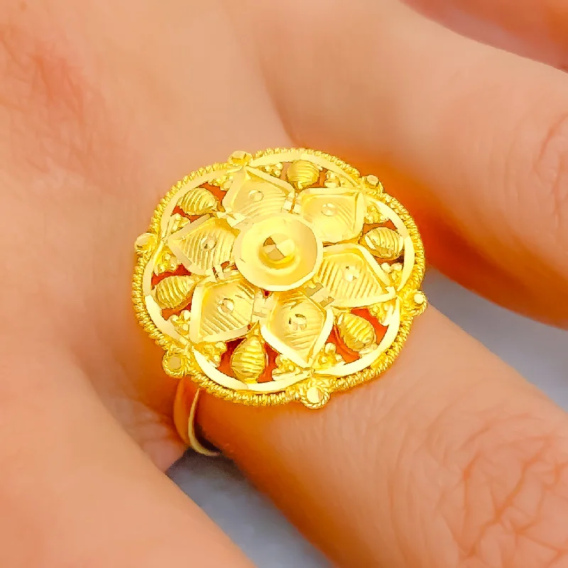 Vintage Striped Flower 22K Gold Ring