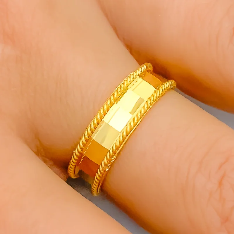 Gorgeous Graceful Geometric 21k Gold Band