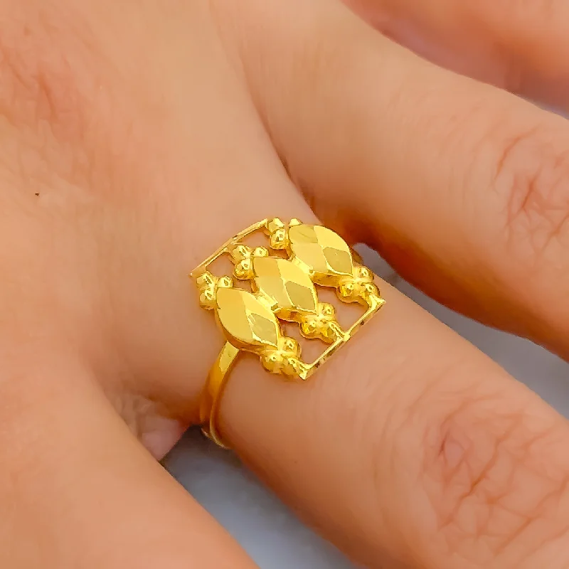 Beautiful Sophisticated 21k Gold Ring